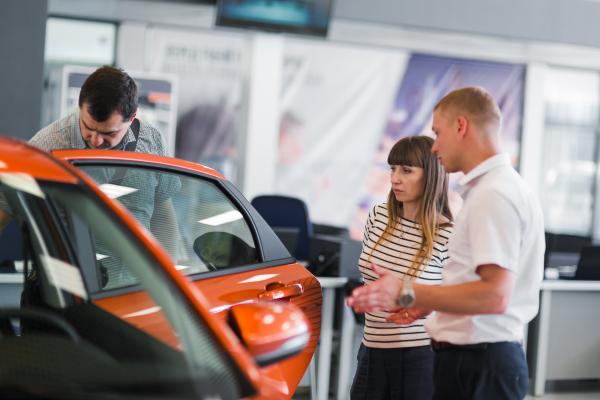«Авто-Ревю» представил ростовчанам новую LADA Vesta SE Cross